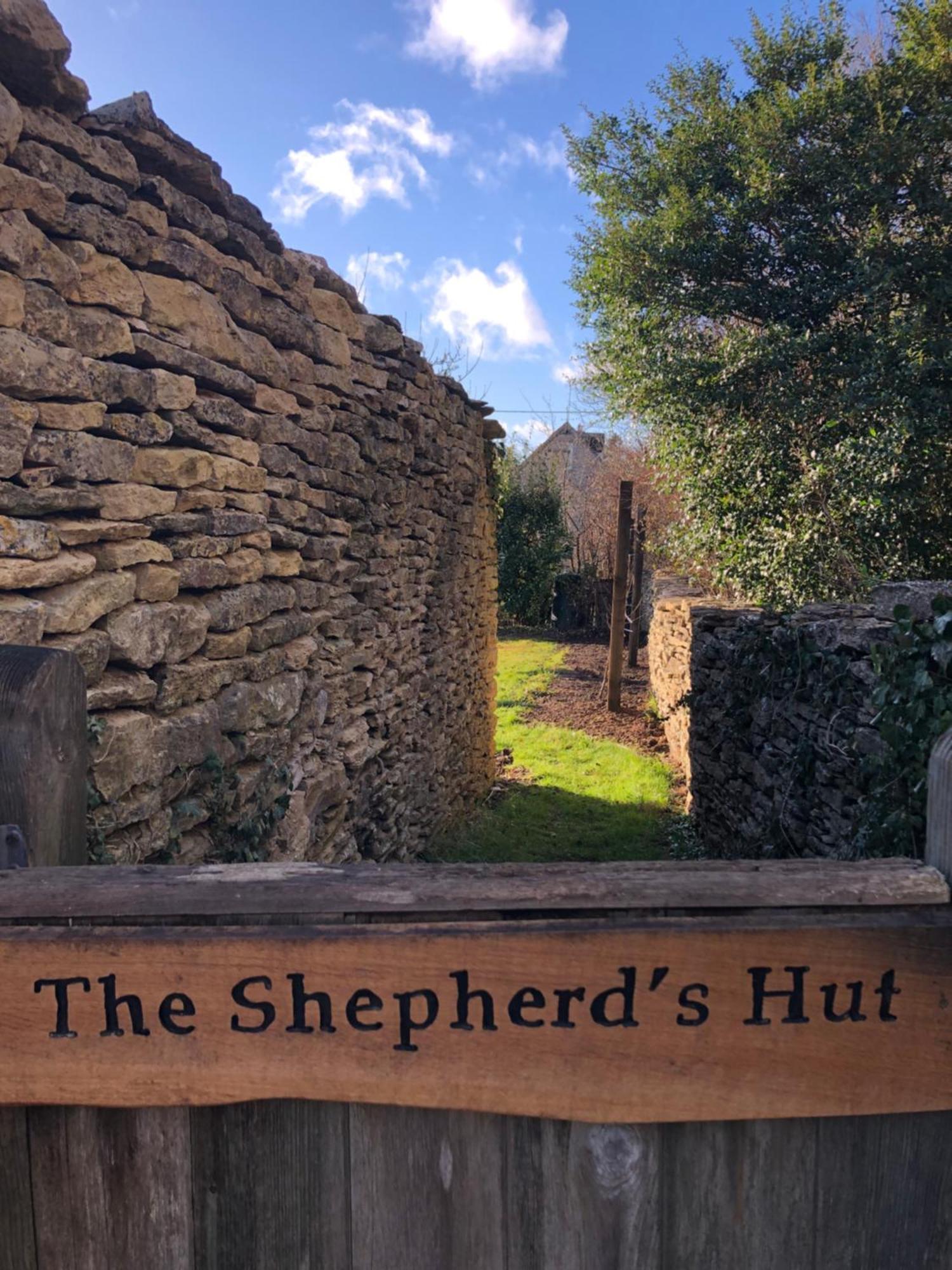 Green Valley, Cotswold Stay With Hamper Cheltenham Exterior foto